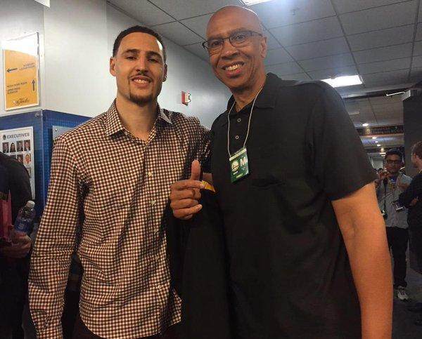 西部最新排名动态解析：快船强势攀升，湖人遭遇连败冲击，太阳稳步逼近前五