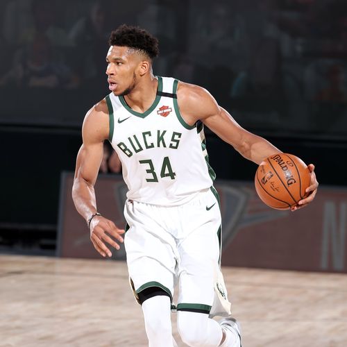 西超杯-拉菲尼亚双响维尼修斯一条龙 巴萨3-2皇马