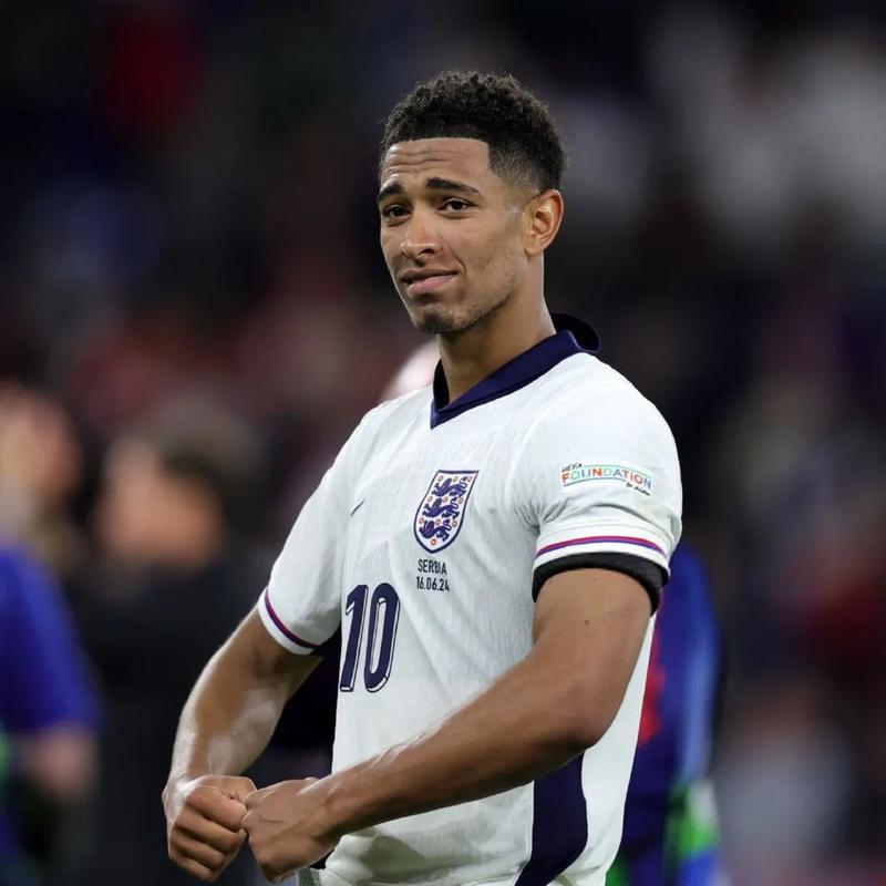 他将以900万欧元还是更高转会费重新加盟，目前尚待确认。@GuillermoRai_ @TheAthleticFC 来源：Madrid Zone突发消息：尼科·帕斯的意愿是回归皇家马德里，但前提是他必须成为关键球员。