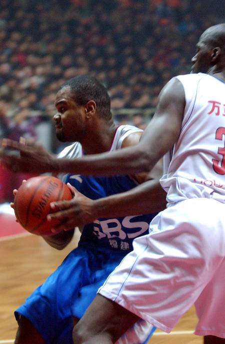 最新消息，国安争冠决定主帅去留，侯森重回首发河南大热不轻敌