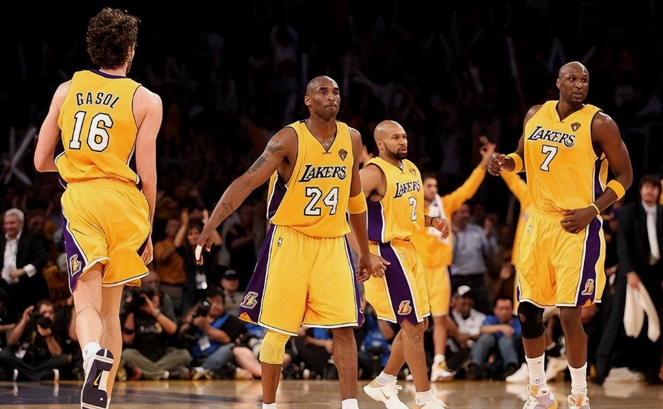 【游泳经典】重温全国游泳冠军赛女子100米蝶泳决赛 余依婷力压张雨霏摘得首冠