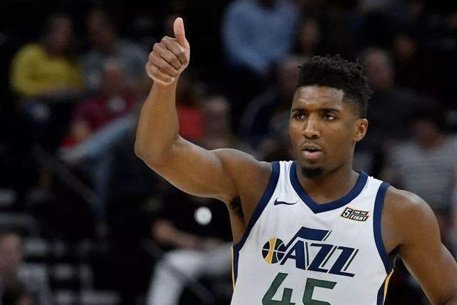 科尔：不清楚巴特勒的具体伤情，训练师告诉我他下半场不会上